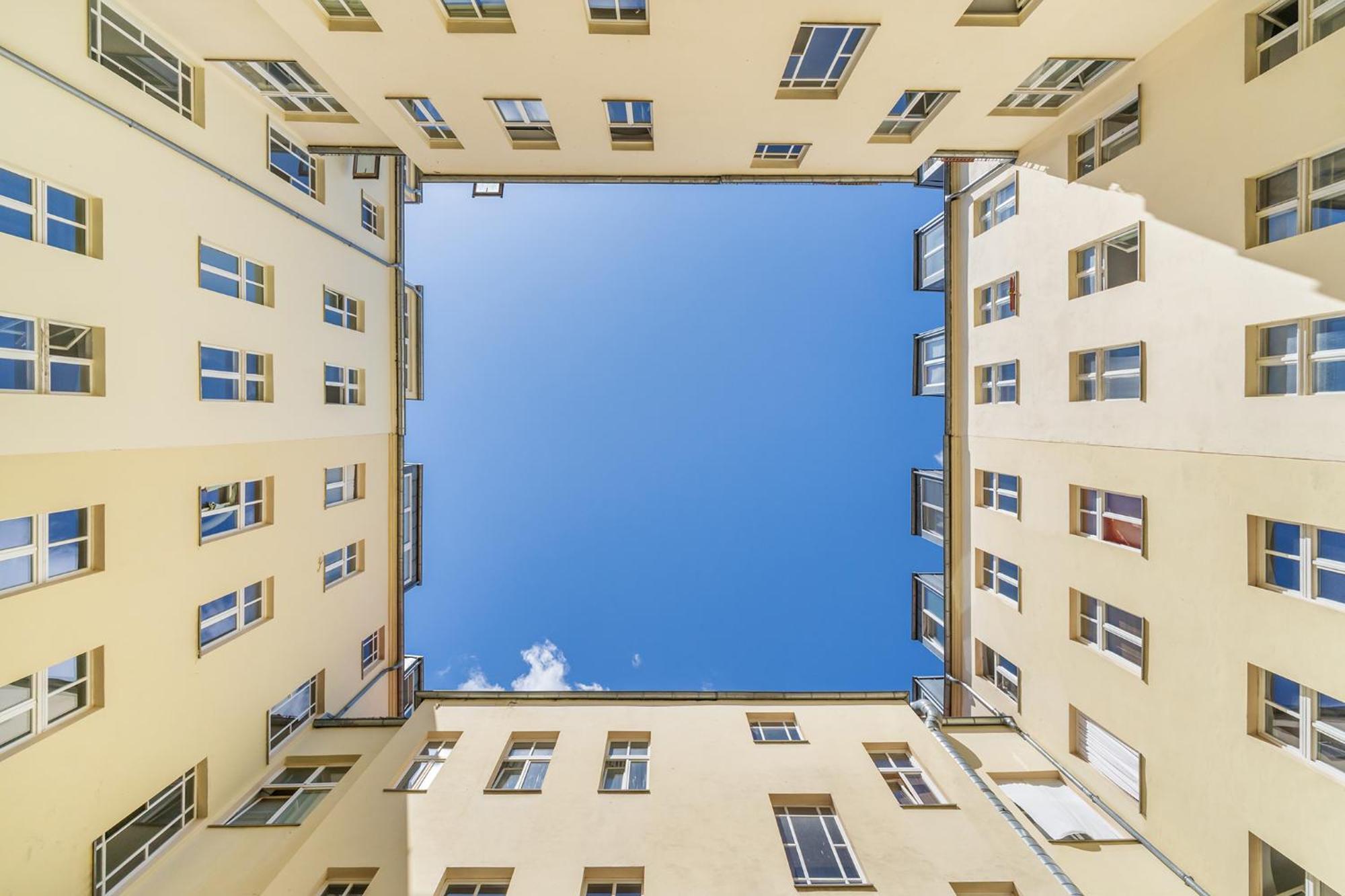 Holiday 33 Apartments Efg Schoenhauser Allee Mit Balkon — Photos 3